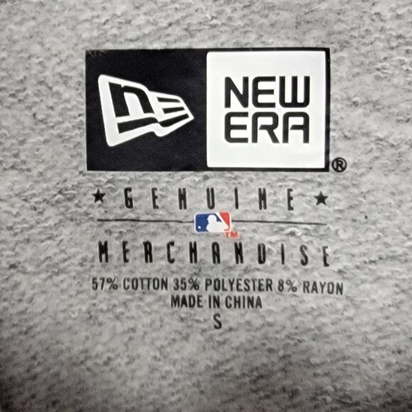 New Era Genuine Merchandise MLB Yankees Raglan Sleeve Hoodie - S - Picture 6 of 6